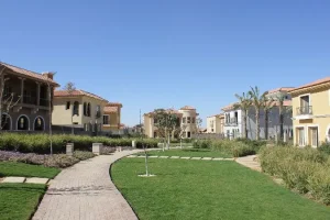 كمبوند فلاورز بارك التجمع الخامس Flowers Park بمقدم 10%